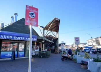 Hay corte de tránsito y desvíos del transporte público en el centro de Chillán.