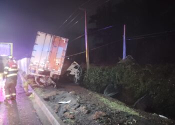 ÚLTIMO MINUTO ⚫️ Volcamiento de camión deja conductor fallecido en Ñuble.
