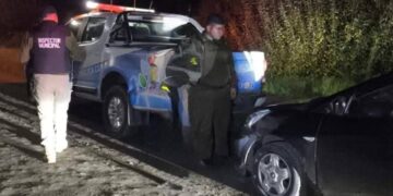 Conductor de vehículo tipo taxicolectivo es sorprendido con una pistola y dos armas blancas.