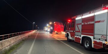 Derrame de hidrocarburo movilizó esta tarde a bomberos de Coihueco.