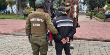 Carabineros detiene a prófugo de la justicia en pleno centro de Chillán.