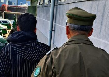 Chillán: Carabineros detuvo a tres sujetos por robo frustrado en restaurante.