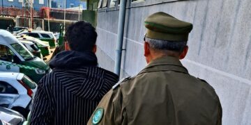 Chillán: Carabineros detuvo a tres sujetos por robo frustrado en restaurante.