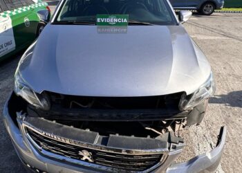 En Hualpén: Carabineros detuvo a tres sujetos tras robo a local comercial e incautó vehículo robado anoche en Chillán.