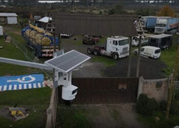 Chillán Viejo revoluciona la seguridad rural con innovadoras cámaras solares y tecnología 5G.