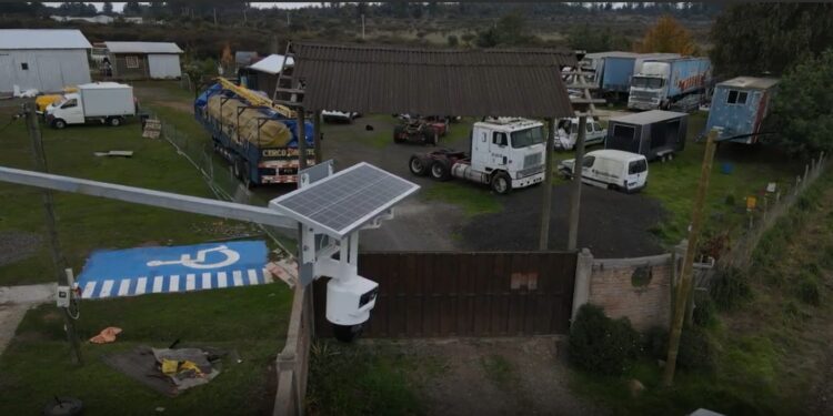 Chillán Viejo revoluciona la seguridad rural con innovadoras cámaras solares y tecnología 5G.