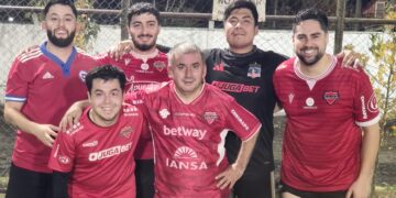 Noche de fútbol entre amigos reunió a Ñuble Online y Los Meksek en Chillán.