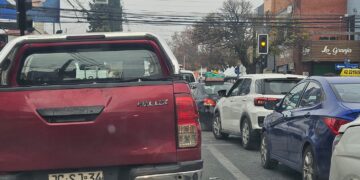 CAOS VIAL Y FALTA DE FISCALIZACIÓN MARCARON LA MAÑANA DE ESTE SÁBADO EN EL CENTRO DE CHILLÁN