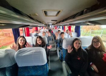 64 estudiantes del Liceo Bicentenario San Nicolás serán beneficiados con nuevo transporte escolar subsidiado.