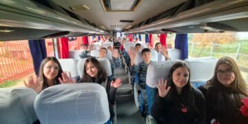 64 estudiantes del Liceo Bicentenario San Nicolás serán beneficiados con nuevo transporte escolar subsidiado.