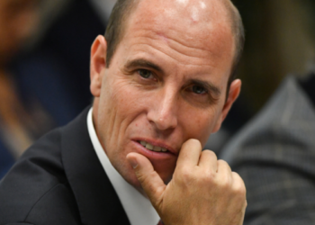 Un Ñublensino como ministro descarta un aeropuerto para Chillán.