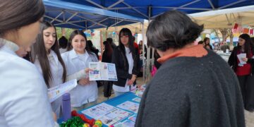 Feria de la Salud y Bienestar en Personas Mayores acercó orientación y atención preventiva a la comunidad de Trehuaco.