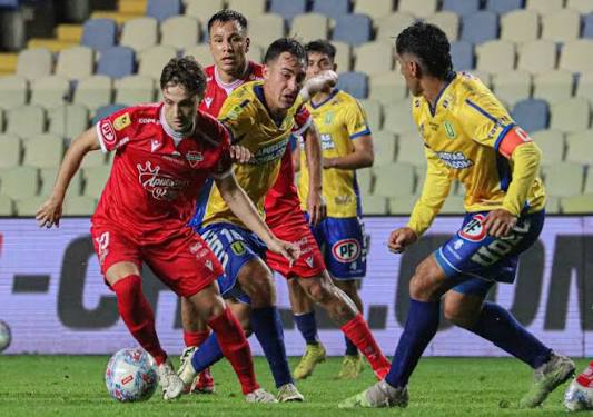 Ñublense enfrenta esta tarde a la U.De Concepción con la misión de olvidar la goleada pasada.