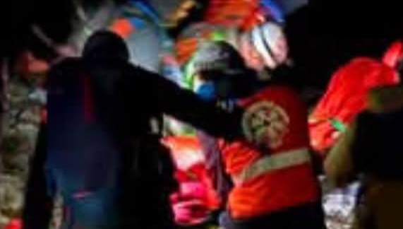 Carabineros y equipos de rescate trabajaron en emergencia en la cordillera de Ñuble.