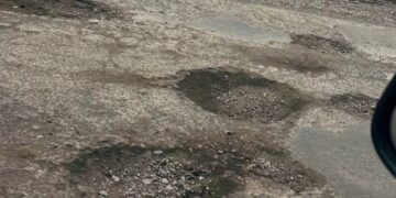 Denuncian mal estado de la ruta en camino Las Mariposas .