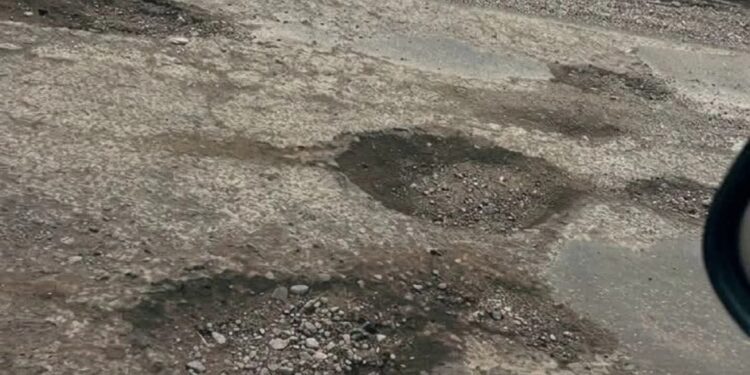 Denuncian mal estado de la ruta en camino Las Mariposas .
