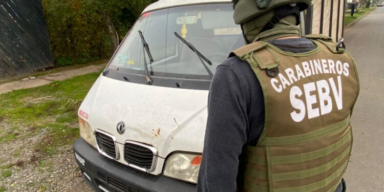 Carabineros recupera dos vehículos robados en Ñuble y continúa la búsqueda de los responsables.