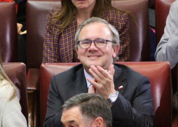 Gustavo Sanhueza destaca giro del Gobierno en seguridad y recuperación del aprendizaje escolar.