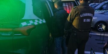 Ciudadano extranjero fue detenido por soborno tras intentar evitar infracción por exceso de velocidad en la Ruta 5 Sur.