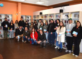 Bulnes: 23 estudiantes de educación superior de jornada nocturna reciben beca municipal de transporte.