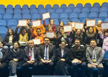 Primer grupo de mujeres de Ñuble obtiene certificación en electricidad, fortaleciendo su empleabilidad y participación en oficios tradicionalmente masculinizados.