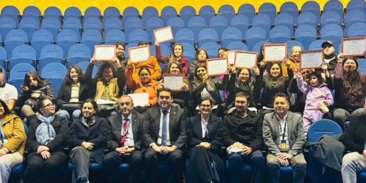 Primer grupo de mujeres de Ñuble obtiene certificación en electricidad, fortaleciendo su empleabilidad y participación en oficios tradicionalmente masculinizados.
