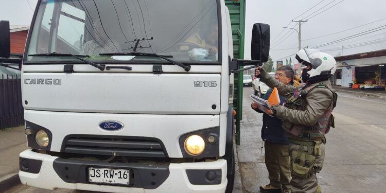 🚔 Carabineros y Conaf Ñuble refuerzan el cuidado de los bosques 🌳con campaña preventiva en Chillán Viejo.
