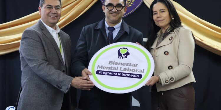 Escuela San Jorge de Ñiquén obtiene primera certificación de Bienestar Mental Laboral en Ñuble.