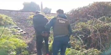 Tenía órdenes de detención y ahora fue sorprendido por Carabineros.