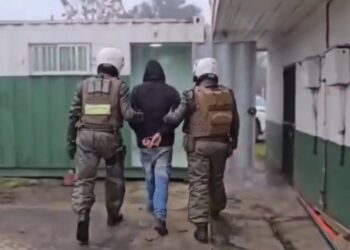 Dos detenidos tras persecución policial en Yungay: portaban droga y una pistola de fantasía.