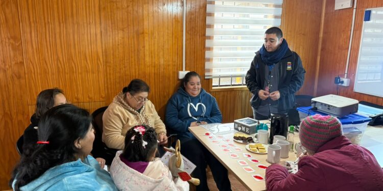 Programa Quiero Mi Barrio fortalece habilidades parentales en San Carlos.