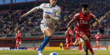Ñublense intentará despedirse de la primera rueda con un triunfo ante Huachipato en Chillán.