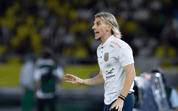 Técnico mundialista asumiría en la selección Chilena.