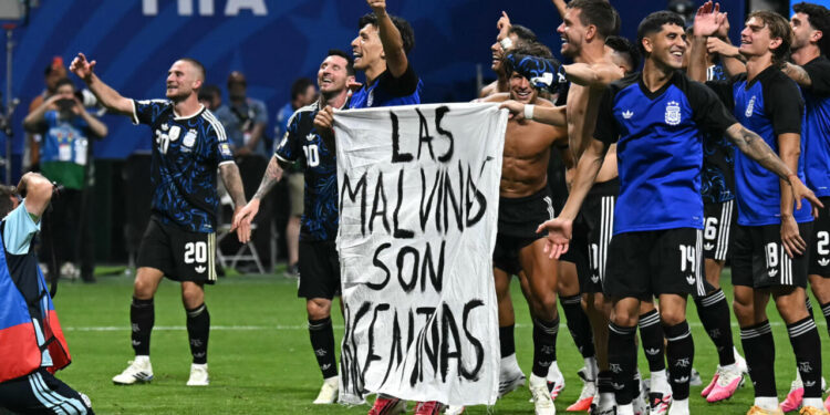 Solicitan la suspensión de jugadores argentinos para la final ante España este domingo.