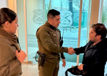 Carabineros de Chillán Viejo devuelve banano con dinero y documentos a su propietario tras exitosas diligencias.