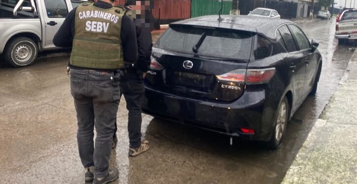 Investigación de OS9 permitió vincular a tres detenidos con dos robos con intimidación y un robo frustrado de vehículos en Chillán.