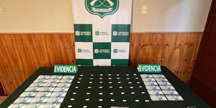 Desarticulan tres focos de microtráfico en Coihueco: 5 detenidos y más de 700 dosis de droga incautada.