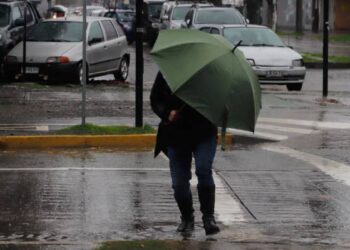 🌧️ Se aproxima un nuevo temporal al centro-sur de Chile: las lluvias podrían ser intensas y las rachas bordear los 100 km/h en Ñuble y Biobío.