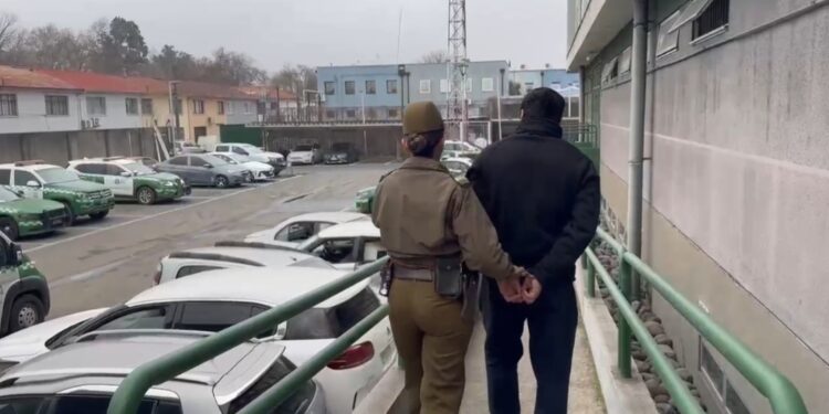 Delincuente es sorprendido con especies robadas en Chillán.