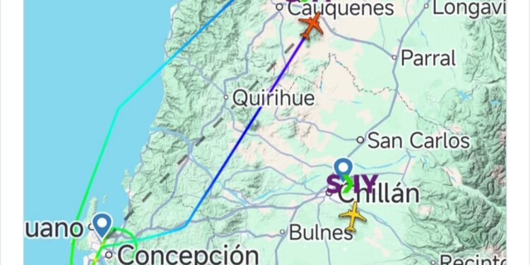 AHORA  ✈️ AVIÓN COMERCIAL NO PUDO ATERRIZAR POR MUCHO VIENTO EN CONCEPCIÓN.
