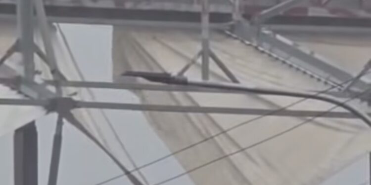TEMPORAL EN ÑUBLE 🌧 TAMBIÉN NUESTRO ESTADIO NELSON OYARZÚN ES DAÑADO POR EL VIENTO.