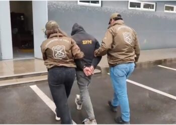 Carabineros de la SIP de Chillán Viejo detiene a dos personas por robo a vivienda particular.
