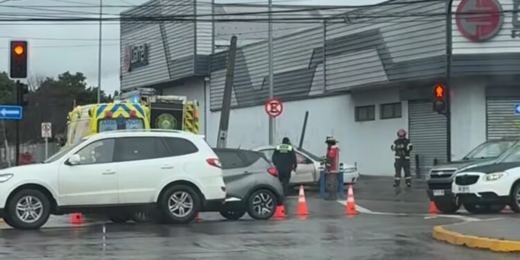AHORA🔴 EN ESTOS MOMENTOS CHOQUE DE DOS VEHÍCULOS EN CHILLÁN.