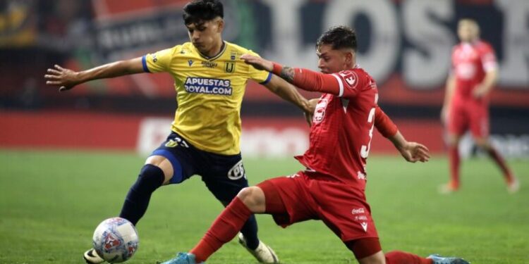 Ñublense consiguió un importante triunfo ante la Udec en Coronel.